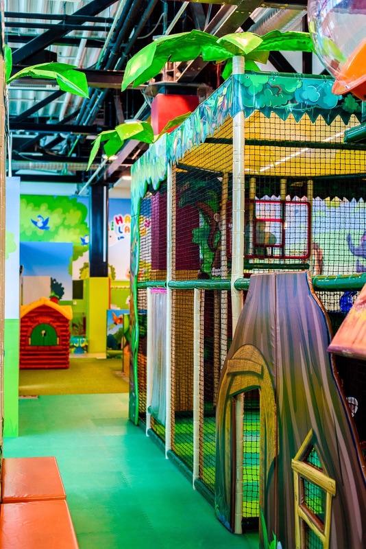 Visoki tematski dio konstrukcije u Happylandu
